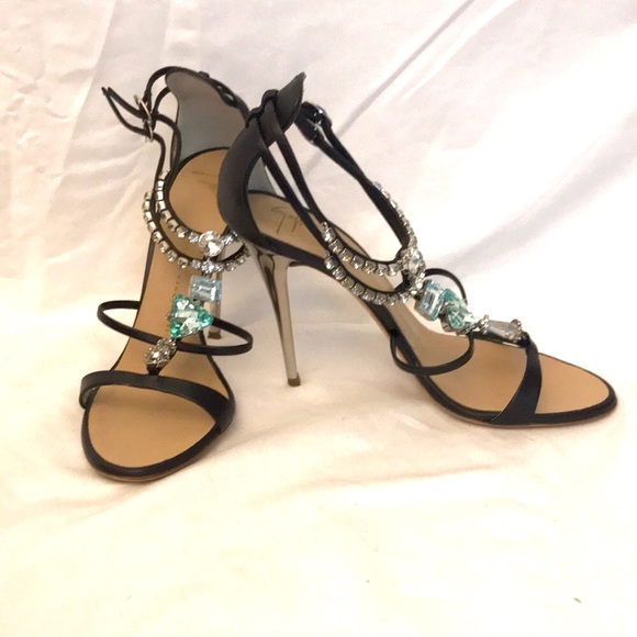 Giuseppe Zanotti 38 EU Black w/ Crystals